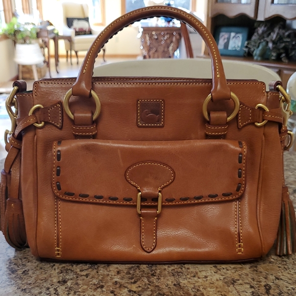 Dooney & Bourke Handbags - Dooney & Bourke Tan Satchel